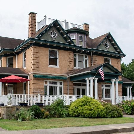 Elk River Hotel & Cafe Sutton Ngoại thất bức ảnh