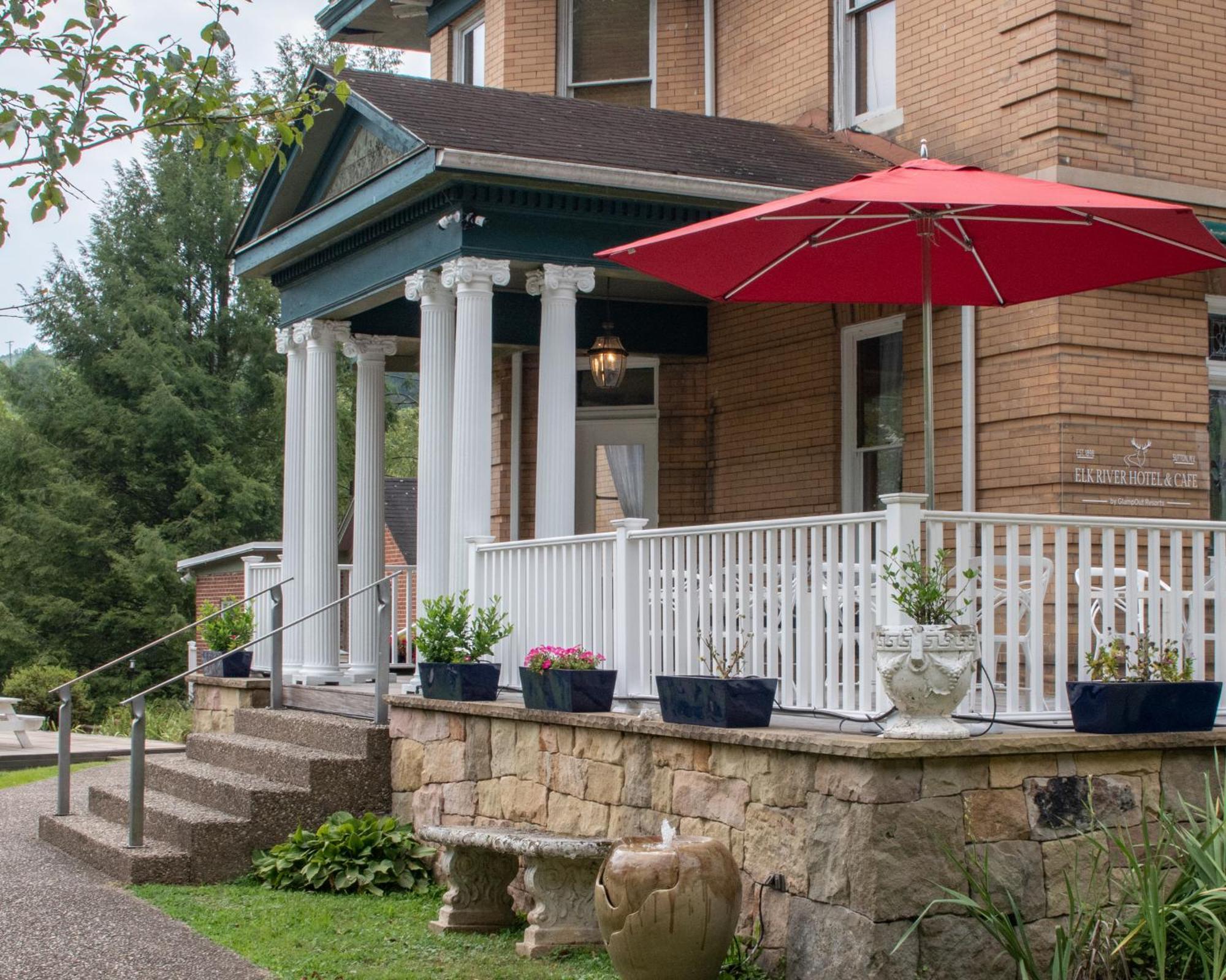 Elk River Hotel & Cafe Sutton Ngoại thất bức ảnh